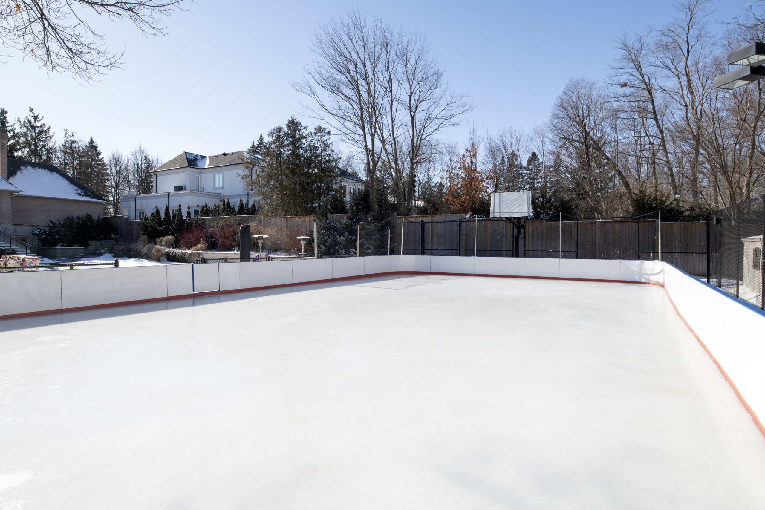 Portable refrigerated rink 40’x76′